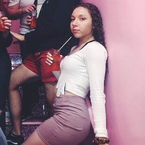 Meet your Posher, Cierra